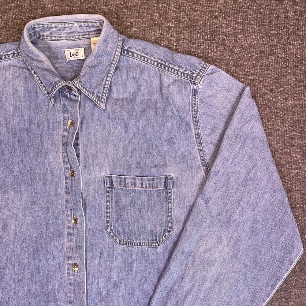 Vintage 90s Lee Denim Shirt Womens M Long Sleeve Button Up Classic Cotton Pocket - Picture 7 of 14